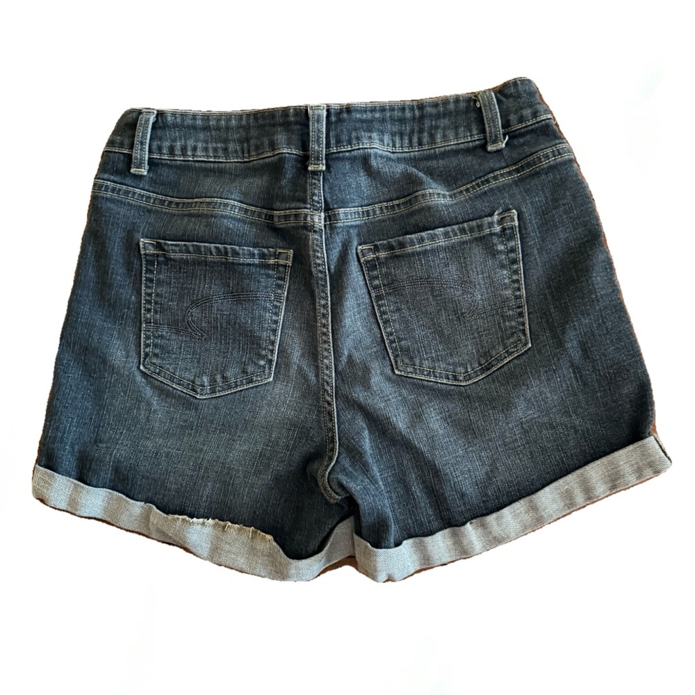 Time and Tru Dark Wash Mid Rise Denim Jean Shorts with Cuffed Hem Size 10 - Picture 2 of 4